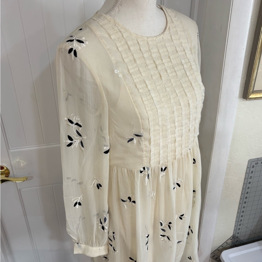 Ivory Pleated Yoke Floral Long-Sleeve Women's Dress